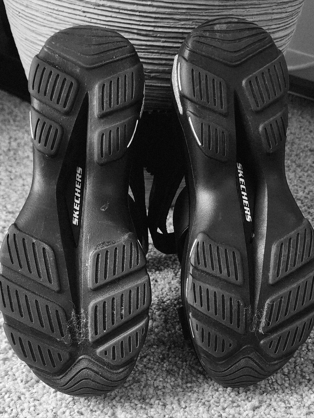 Skechers Luxe Foam Black Sandals Velcro Straps See Chart For Size. - Picture 8 of 10